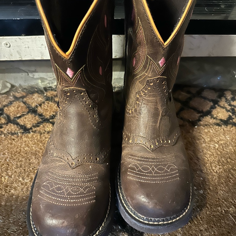 Justin Boots Brown Ankle Boots with Pink Accents Work Boots